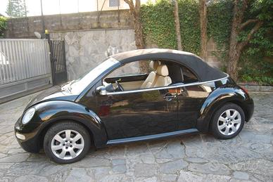 VOLKSWAGEN New Beetle - 2004