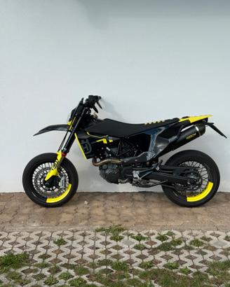 701 Supermoto 2023