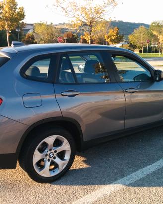 BMW XI  X drive-4 ruote motrici.