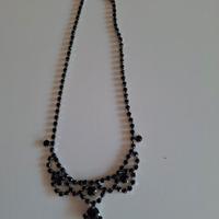 collier vintage in cristalli neri
