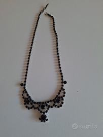 collier vintage in cristalli neri