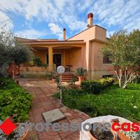 Villa indipendente con giardino e cantina