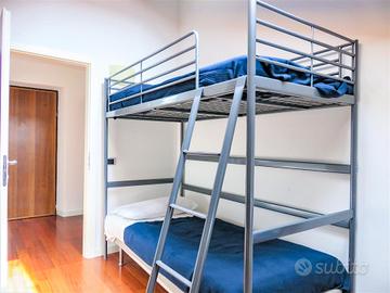 Posto letto con ragazzo in centro [TN_LCD21-A_D2]