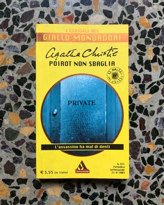 Libro Agatha Christie “Poirot non sbaglia”