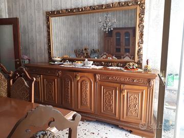 Sala da pranzo classica in legno