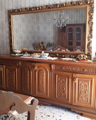 Sala da pranzo classica in legno