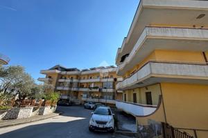 4 LOCALI A MONTEFREDANE