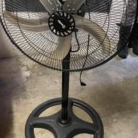 Ventilatore a piantana