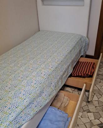 Letto singolo con cassetti