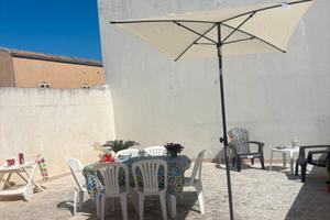 Suli mari amuri Avola