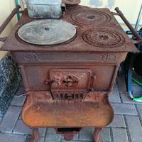 Vecchia stufa a legna