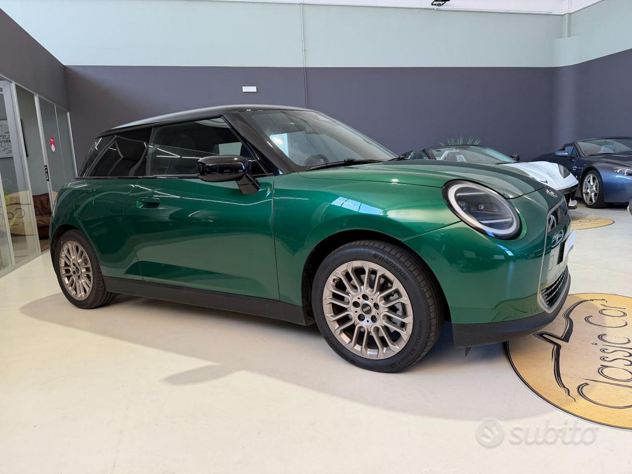 MINI COOPER E Favorite British Racing Green 40.7 kWh 184ch - Toit panoramique - Cuir - Carplay - 8 900 km