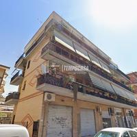 Appartamento a Roma Via Limbiate 4 locali