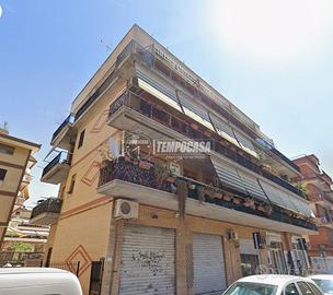 Appartamento a Roma Via Limbiate 4 locali