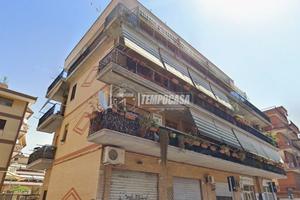 Appartamento a Roma Via Limbiate 4 locali