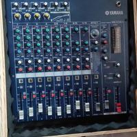 Mixer Yamaha MG 124 CX