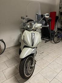 BEVERLY 300ie (2011)