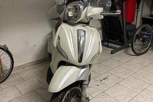 BEVERLY 300ie (2011)