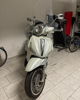 BEVERLY 300ie (2011)