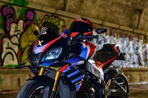Aprilia tuono v4 replica v4x