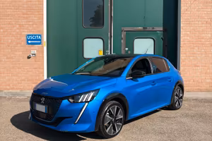 Peugeot e-208 GT LINE 100kw