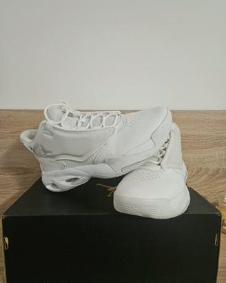 Nike Jordan Max Aura 4 Platino Puro