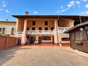 soluzione-indipendente-con-tettoia-e-cortile