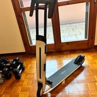 monopattino elettrico ninebot kickscooter AirT15E