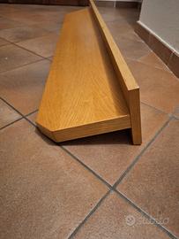 Mensole in legno chiaro