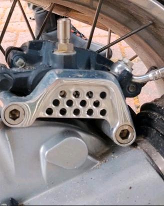 C.e.r.c.o protezione pinza freno posteriorie BMW  