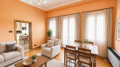 Appartamento di 155 m² con 5 locali e box auto a E