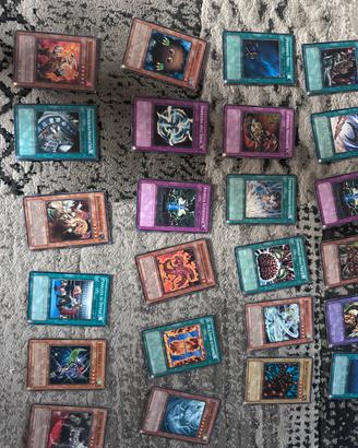 Lotto carte Yu-Gi-Oh!