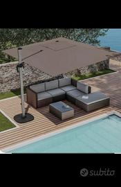Ombrellone da giardino nuovo e imballato
