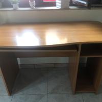 Scrivania in legno