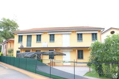 PORZIONE DI BIFAMILIARE A SPINEA