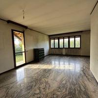 VILLA A SCHIERA CON 4 CAMERE