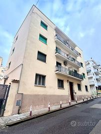 Via Alghero, pressi via Napoli, luminoso trilocale