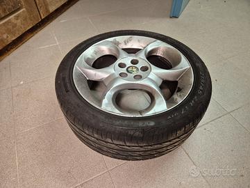 4 cerchi Alfa con gomme 215/45 R17