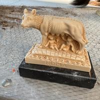 Lupa romana in marmo