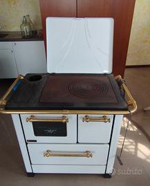 cucina stufa a legna Nordica 