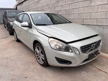 Per ricambi Volvo V60 anno 2011 diesel 120kw