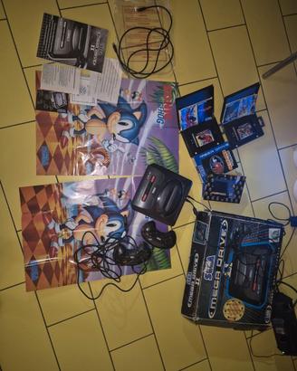 SEGA Mega Drive Completo + 2 Giochi + 2 pad