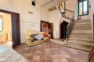 VILLA SINGOLA A ASCOLI PICENO