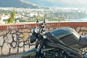 Triumph speed triple 1050