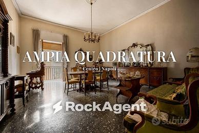Appartamento di 211 m² con 5 locali a Napoli