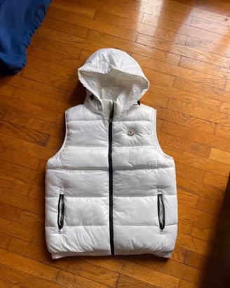 Smanicato moncler