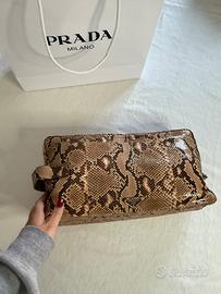 Prada in pitone