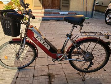 Bici con pedalata assistita fribee 7