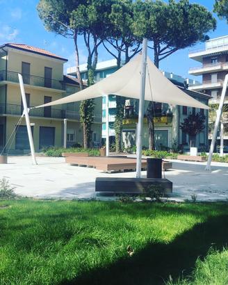 Negozio con "cucina/laboratorio"