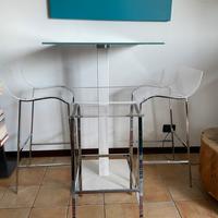 Tavolino alto quadrato cin sedie. Tutto Midj